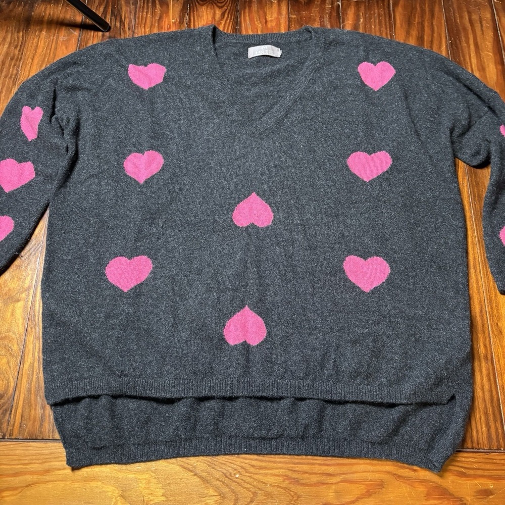 Brodie 100% Cashmere Gray Pink Heart Print V-Neck Oversized Sweater Sz S A1141